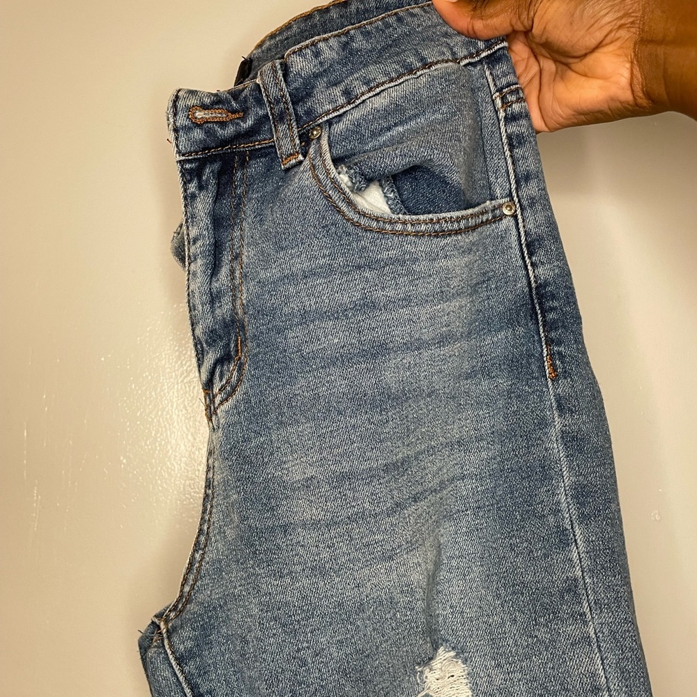 Wax Jean Medium Wash Roll Cuffed Capri Jean Size US 5 / 27
